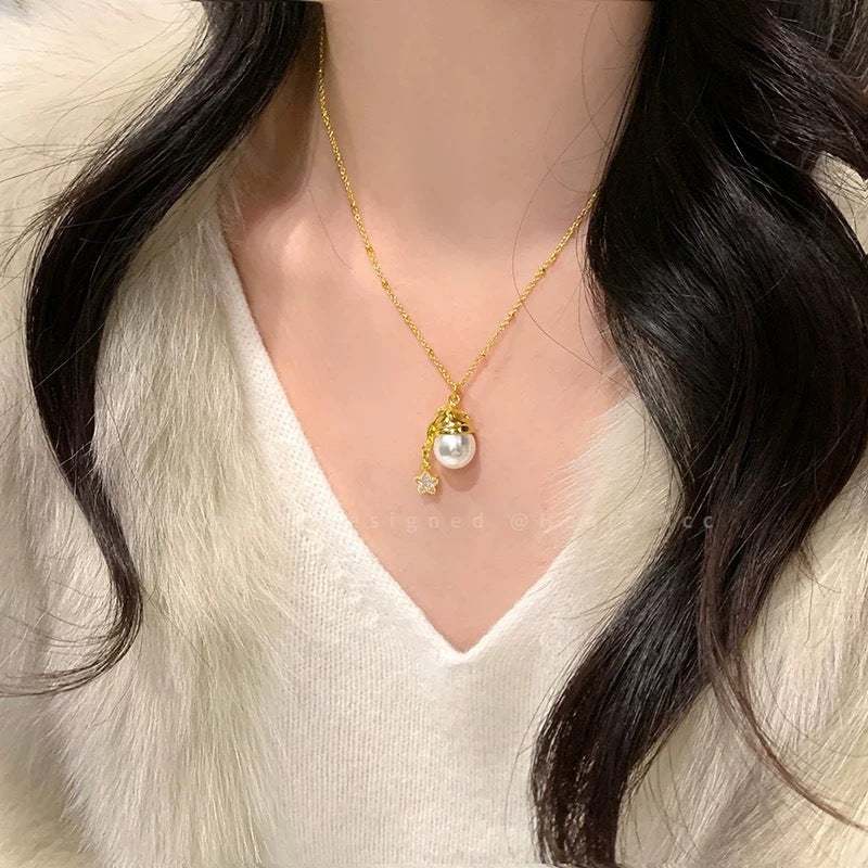 Romantic Pearl Christmas Hat Necklace