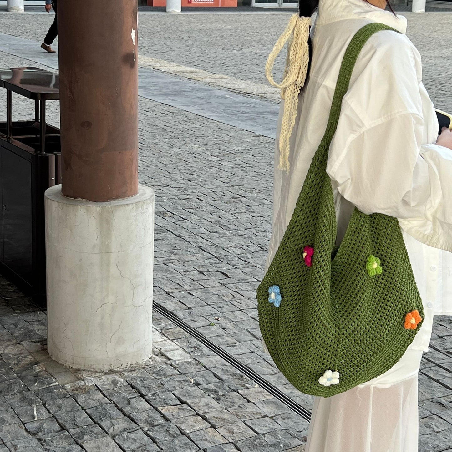 Hand-woven Hollow Shoulder Support Extra Large Bag