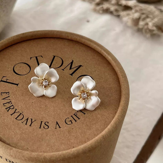 Exquisite Refined Grace High-grade Flower Women's Earrings