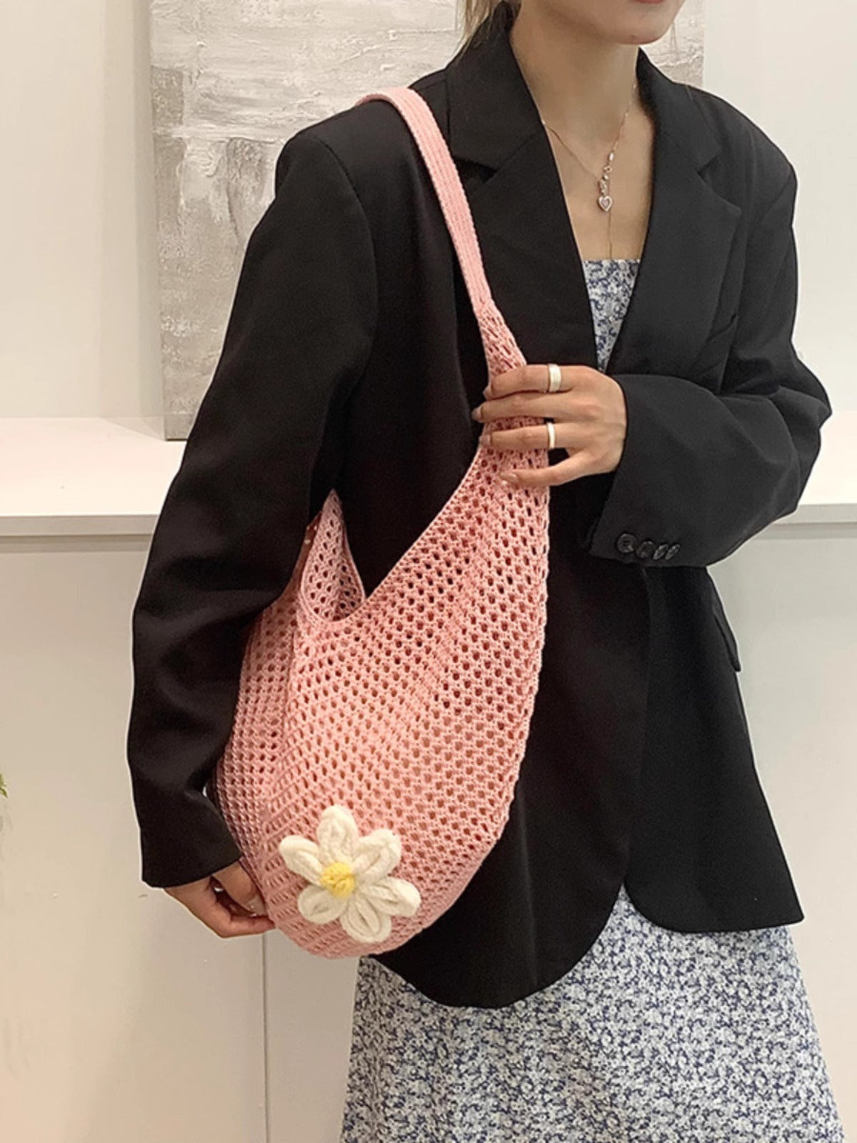 Hand-woven Hollow Shoulder Support Extra Large Bag