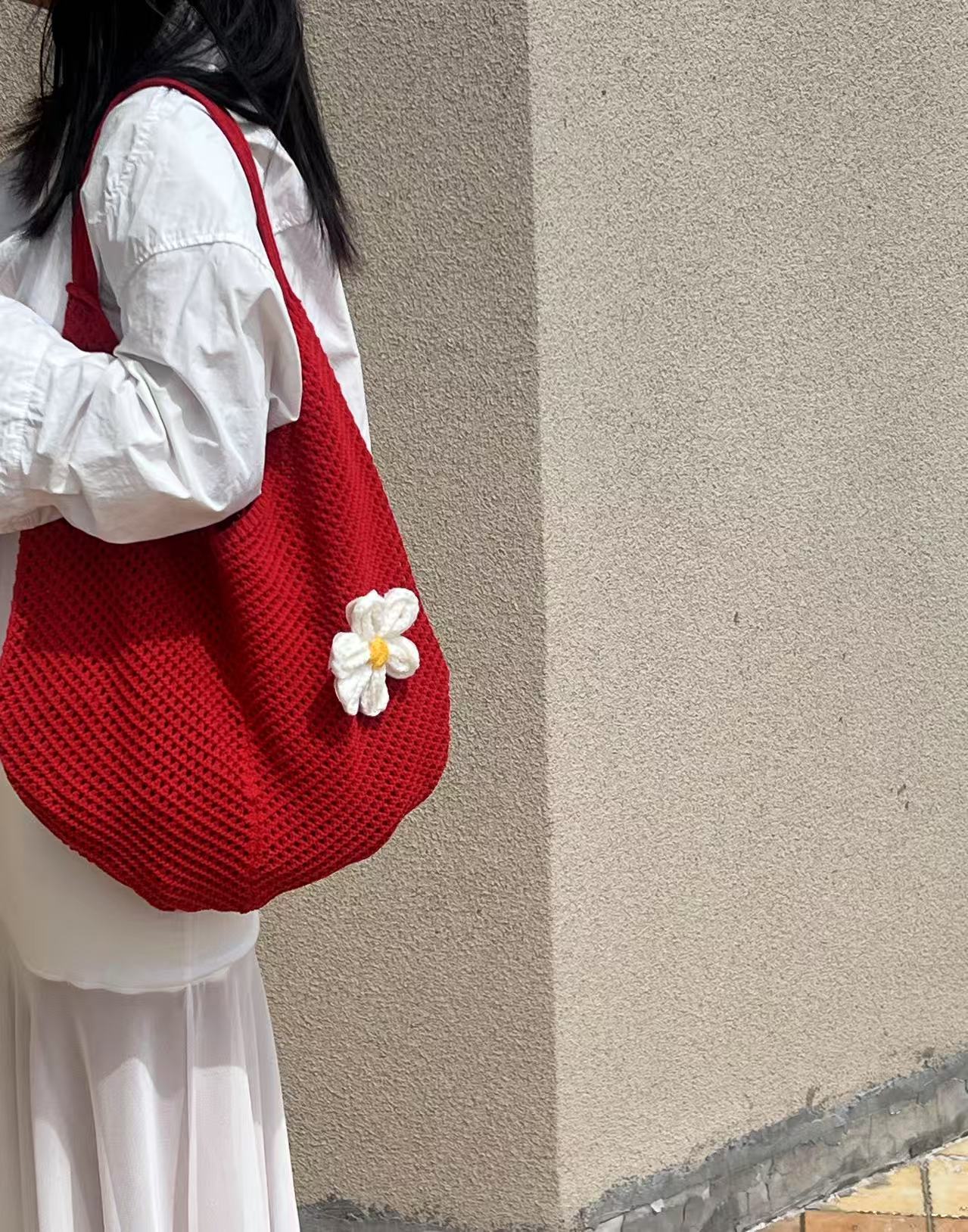 Hand-woven Hollow Shoulder Support Extra Large Bag