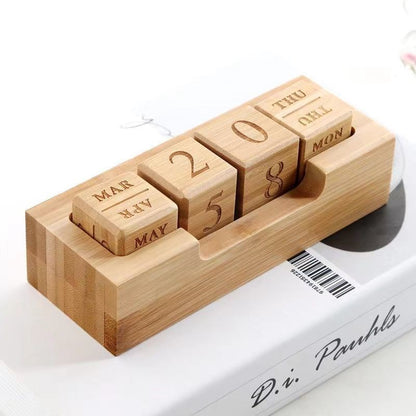 Solid Wood Creative Simple Desk Calendar