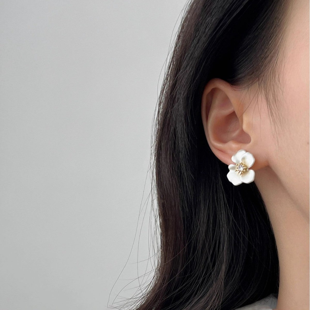 Exquisite Refined Grace High-grade Flower Women's Earrings