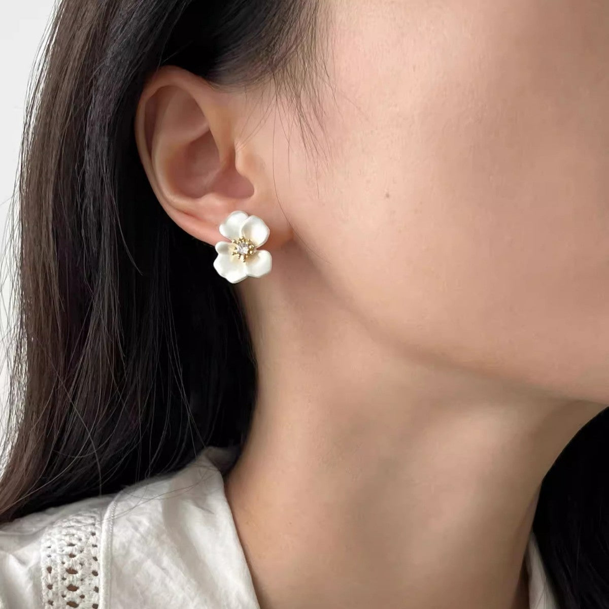 Exquisite Refined Grace High-grade Flower Women's Earrings